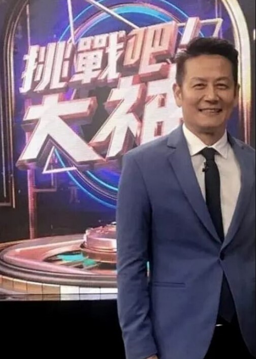 疯狂的青少年情侣 - 粉色影院
